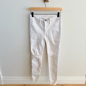 🤍 American Eagle Outfitters Distressed White Skinny Jeans – Size 4